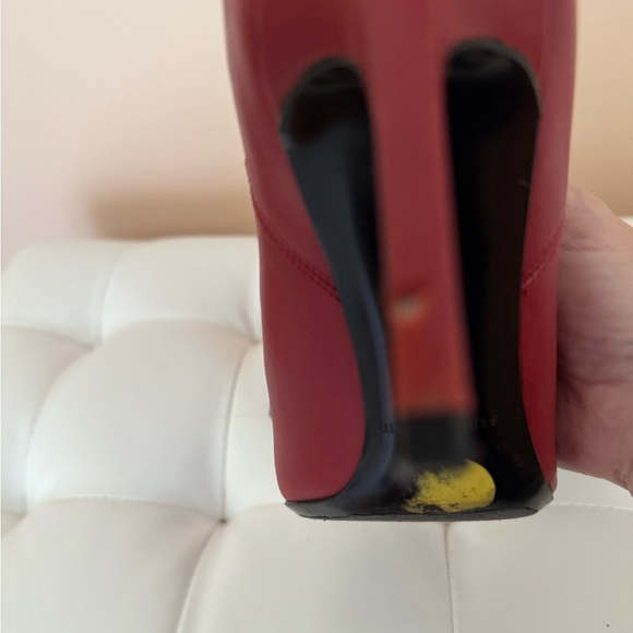YSL Yves Saint Laurent Elegant Red Ankle Boots. Paris. Leather.
Size 6 - 6.5 - Picture 9 of 15